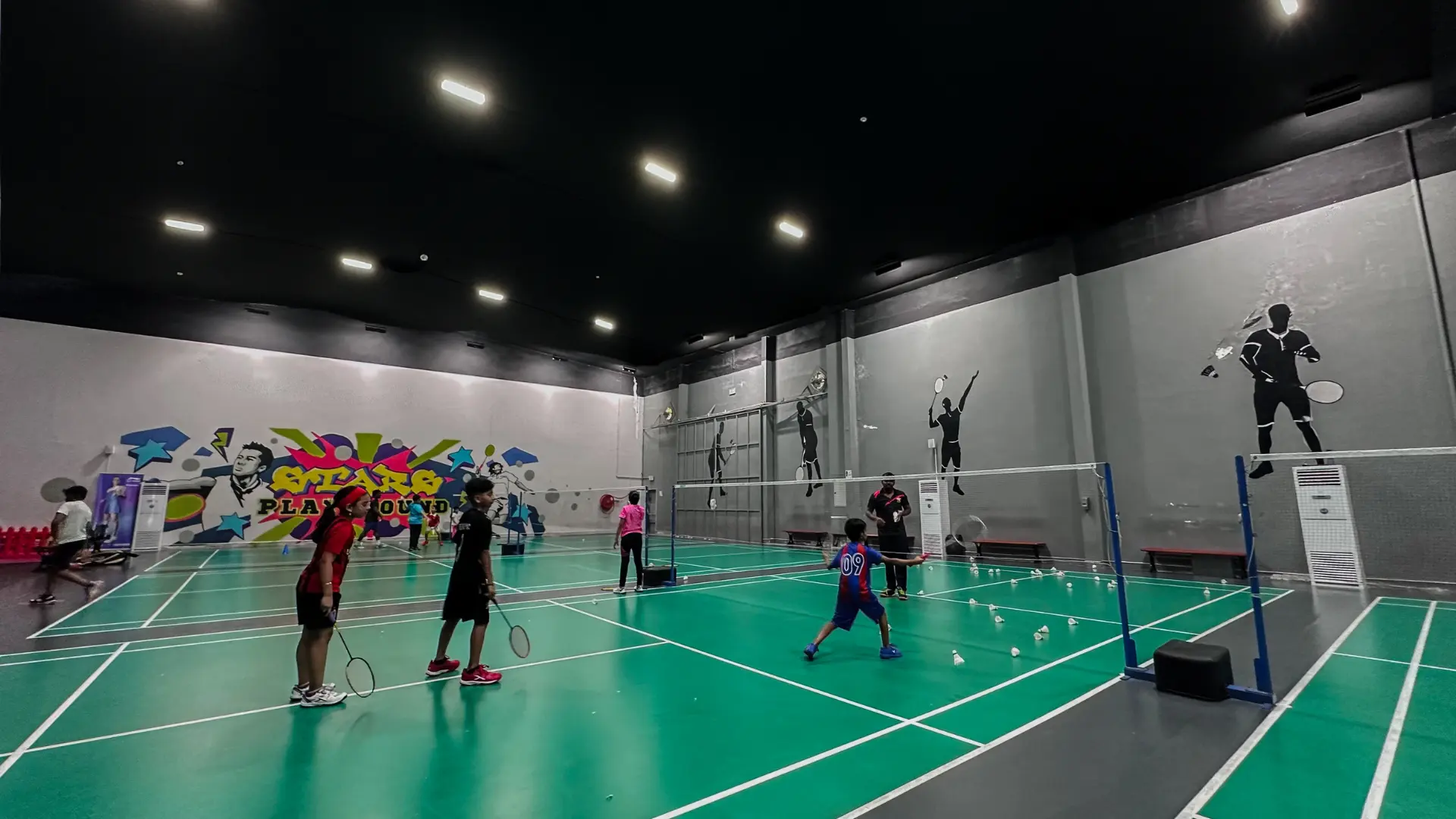 STARS - BADMINTON PLAYGROUND